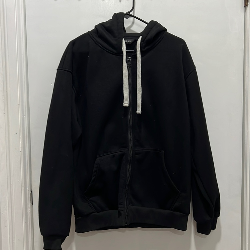 Black men’s fleece sweater size Medium